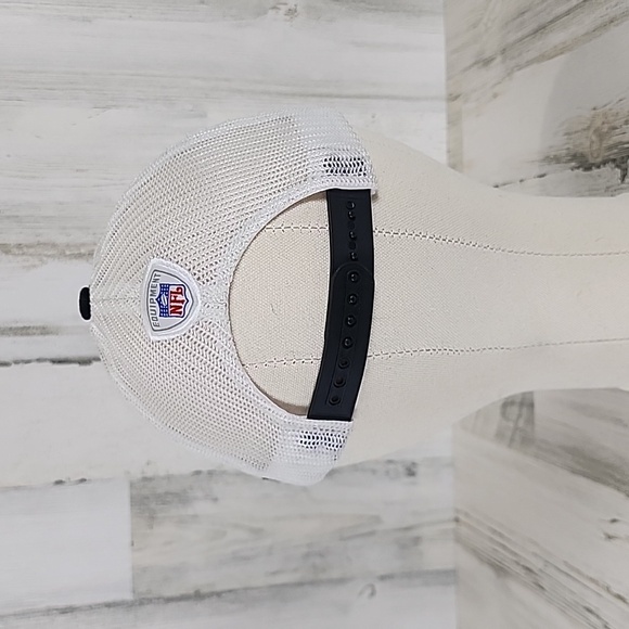 Reebok Tampa Bay Buccaneers NFL red black white baseball hat cap mesh snapback - Picture 4 of 9